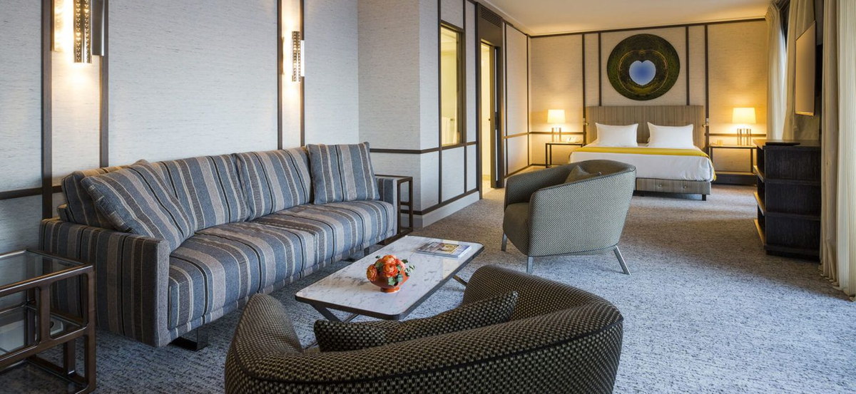 Hôtel Renaissance Castres — chambre de charme pour shooting photo